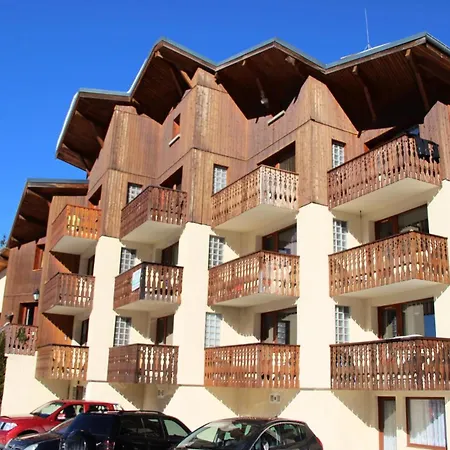 La Grande Montagne - Aux Pieds Avec Vue Degagee Sur La Montagne ! Mae-5151